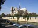 notre-dame-from-seine-houseboats